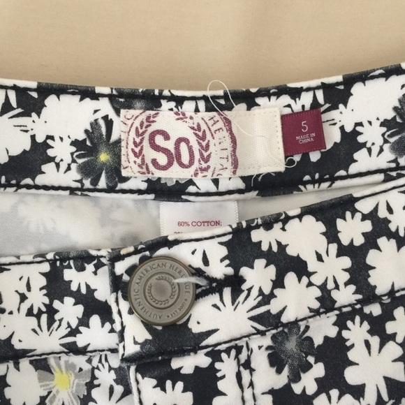 Daisy Floral Printed Jeggings - Picture 2 of 3